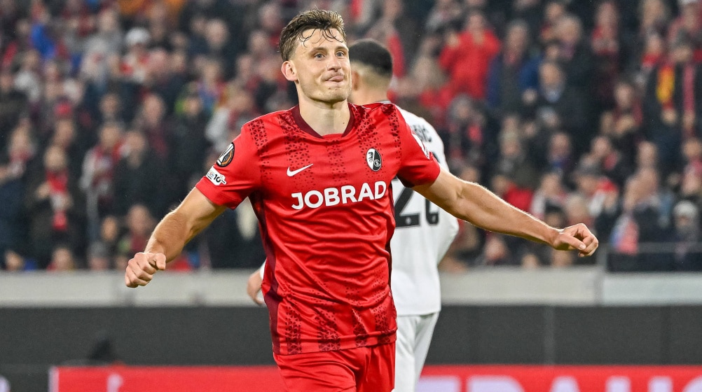 SC Freiburg celebrates a successful departure in the Europa League