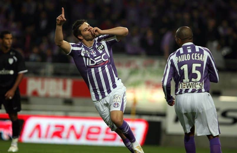 VIDEO Football field stands in OM colors The incredible palace